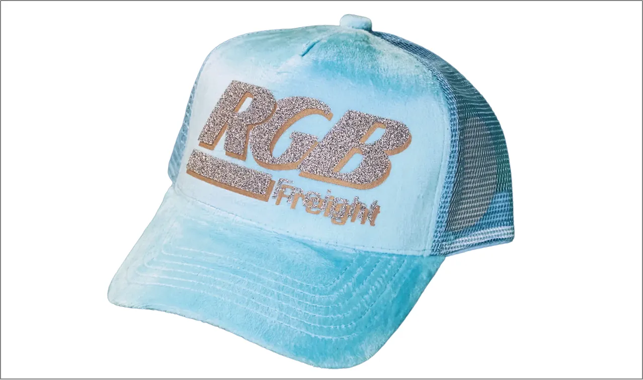 Что такое RGB Trucker Hat и почему она так популярна?